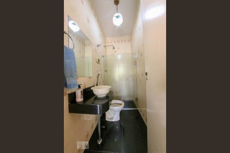 Casa à venda com 410m², 5 quartos e 4 vagas Casa à venda com 410m², 5 quartos e 4 vagasBanheiro Social 2