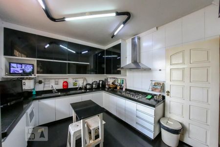 Casa à venda com 410m², 5 quartos e 4 vagas Casa à venda com 410m², 5 quartos e 4 vagasCozinha