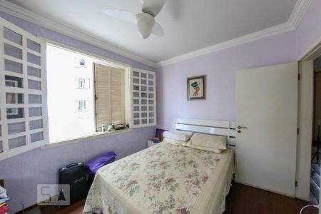 Casa à venda com 410m², 5 quartos e 4 vagas Casa à venda com 410m², 5 quartos e 4 vagasQuarto 3