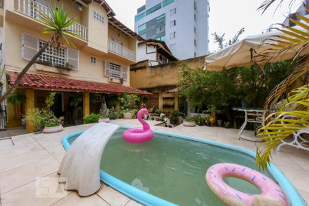 Casa à venda com 410m², 5 quartos e 4 vagas Casa à venda com 410m², 5 quartos e 4 vagasÁrea Gourmet