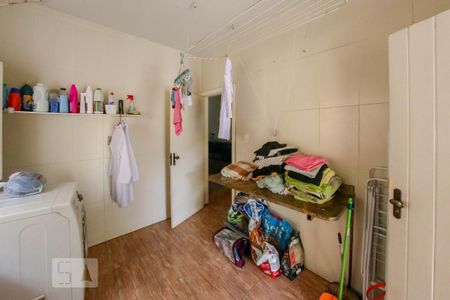 Casa à venda com 410m², 5 quartos e 4 vagas Casa à venda com 410m², 5 quartos e 4 vagasÁrea de Serviço