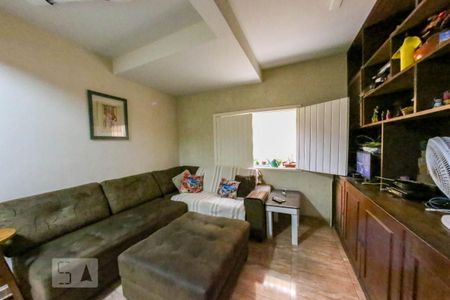 Casa à venda com 410m², 5 quartos e 4 vagas Casa à venda com 410m², 5 quartos e 4 vagasSala 4