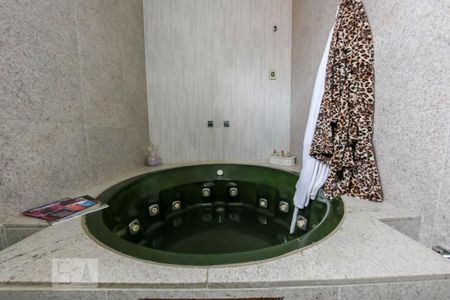 Casa à venda com 410m², 5 quartos e 4 vagas Casa à venda com 410m², 5 quartos e 4 vagasBanheiro da Suíte 1