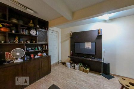 Casa à venda com 410m², 5 quartos e 4 vagas Casa à venda com 410m², 5 quartos e 4 vagasSala 4