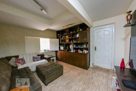 Casa à venda com 410m², 5 quartos e 4 vagas Casa à venda com 410m², 5 quartos e 4 vagasSala 4