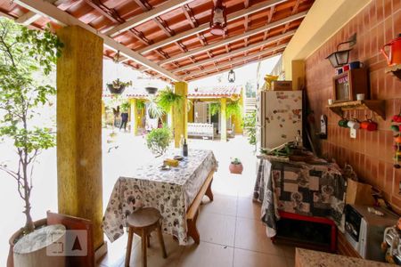 Casa à venda com 410m², 5 quartos e 4 vagas Casa à venda com 410m², 5 quartos e 4 vagasÁrea Gourmet