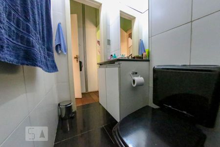 Casa à venda com 410m², 5 quartos e 4 vagas Casa à venda com 410m², 5 quartos e 4 vagasBanheiro da Suíte 2