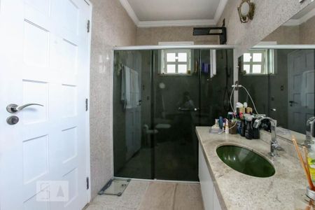 Casa à venda com 410m², 5 quartos e 4 vagas Casa à venda com 410m², 5 quartos e 4 vagasBanheiro da Suíte 1