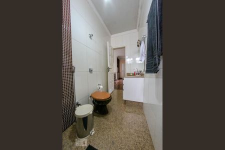 Casa à venda com 410m², 5 quartos e 4 vagas Casa à venda com 410m², 5 quartos e 4 vagasBanheiro Social