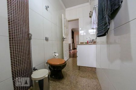 Casa à venda com 410m², 5 quartos e 4 vagas Casa à venda com 410m², 5 quartos e 4 vagasBanheiro Social