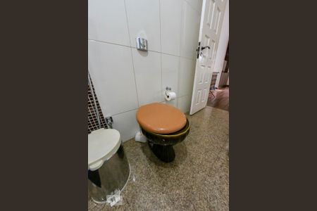 Casa à venda com 410m², 5 quartos e 4 vagas Casa à venda com 410m², 5 quartos e 4 vagasBanheiro Social