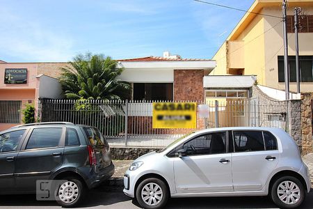 Casa à venda com 161m², 3 quartos e 3 vagasFachada