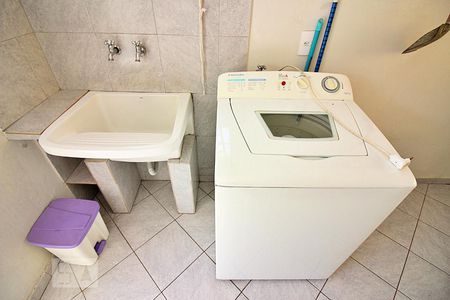 Casa à venda com 161m², 3 quartos e 3 vagasLavanderia