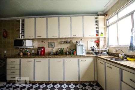 Apartamento à venda com 179m², 4 quartos e 3 vagasCozinha - Armários