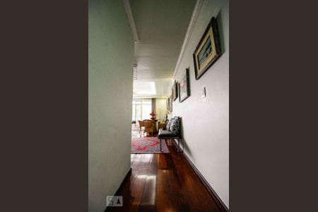 Apartamento à venda com 179m², 4 quartos e 3 vagasCorredor