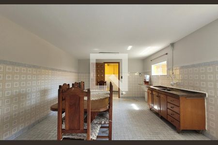 Casa à venda com 226m², 3 quartos e 4 vagasCozinha 2