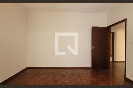 Casa à venda com 226m², 3 quartos e 4 vagasSuíte