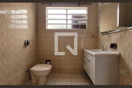 Casa à venda com 226m², 3 quartos e 4 vagasBanheiro