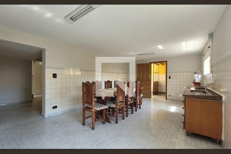 Casa à venda com 226m², 3 quartos e 4 vagasCozinha 2