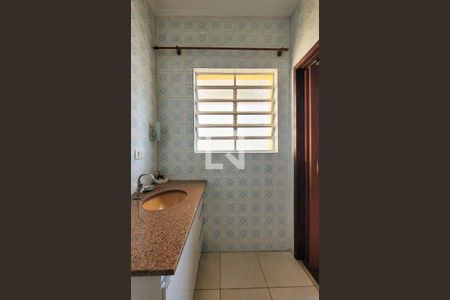 Casa à venda com 226m², 3 quartos e 4 vagasBanheiro da suíte