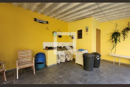 Casa à venda com 226m², 3 quartos e 4 vagasQuintal