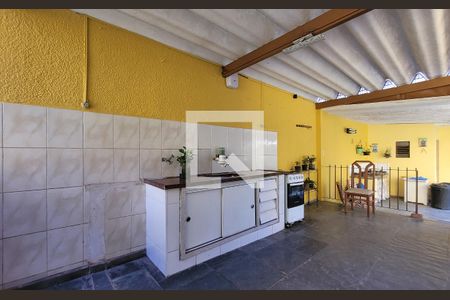 Casa à venda com 226m², 3 quartos e 4 vagasQuintal