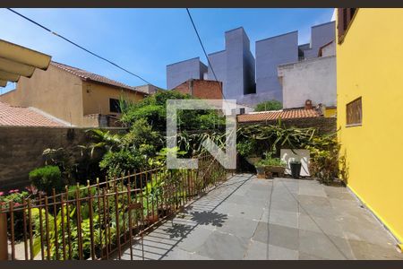 Casa à venda com 226m², 3 quartos e 4 vagasQuintal