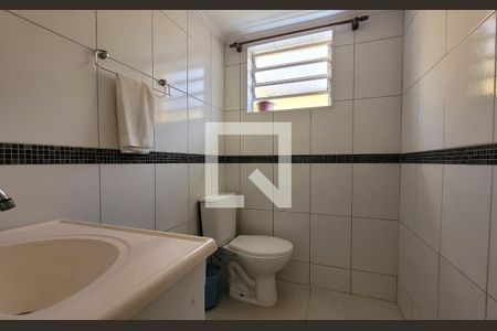 Casa à venda com 226m², 3 quartos e 4 vagasBanheiro 2