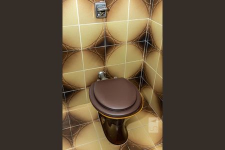 Casa à venda com 141m², 3 quartos e 5 vagasDetalhe banheiro