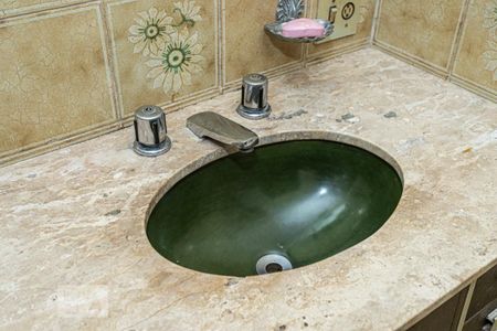 Casa à venda com 141m², 3 quartos e 5 vagasDetalhe banheiro suite