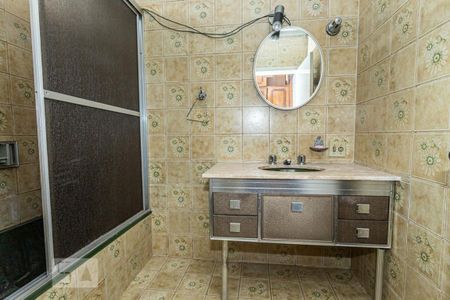 Casa à venda com 141m², 3 quartos e 5 vagasBanheiro suite