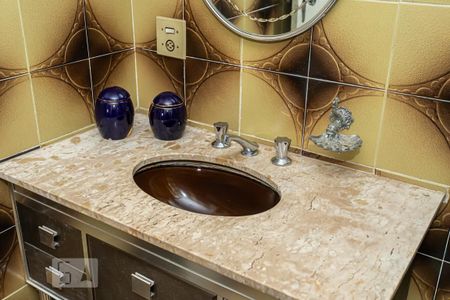 Casa à venda com 141m², 3 quartos e 5 vagasDetalhe banheiro