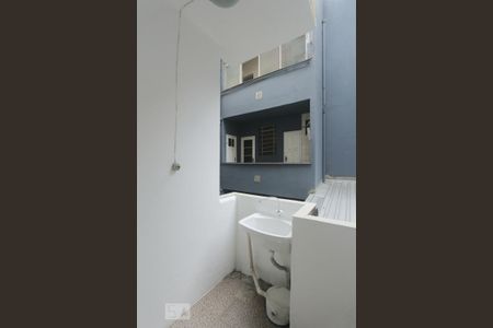 AREA DE SERVIÇO de apartamento para alugar com 2 quartos, 65m² em Floresta, Porto Alegre