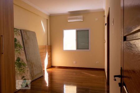 Suíte 1 de casa para alugar com 4 quartos, 800m² em Freguesia do Ó, São Paulo