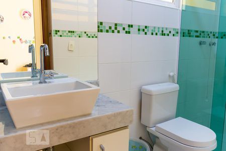 Casa à venda com 800m², 4 quartos e 8 vagasBanheiro da Suíte 2