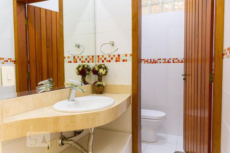 Lavabo de casa para alugar com 4 quartos, 800m² em Freguesia do Ó, São Paulo