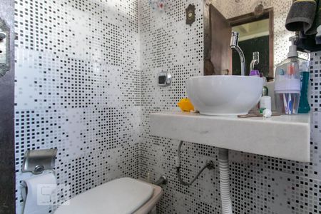 Casa para alugar com 260m², 6 quartos e 8 vagasBanheiro da Suíte