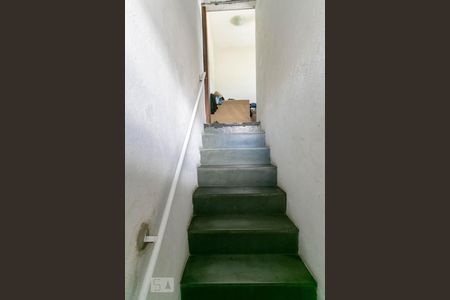 Casa para alugar com 260m², 6 quartos e 8 vagasEscada