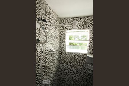 Banheiro de kitnet/studio para alugar com 1 quarto, 35m² em Parque Cidade Jardim Ii, Jundiaí