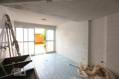 Casa à venda com 250m², 4 quartos e 2 vagas Casa à venda com 250m², 4 quartos e 2 vagasLavanderia