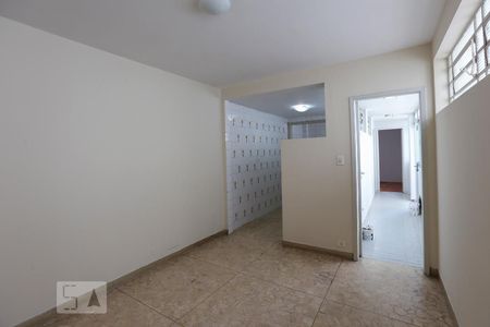 Casa à venda com 250m², 4 quartos e 2 vagas Casa à venda com 250m², 4 quartos e 2 vagasCopa