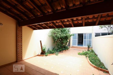 Casa à venda com 250m², 4 quartos e 2 vagas Casa à venda com 250m², 4 quartos e 2 vagasChurrasqueira