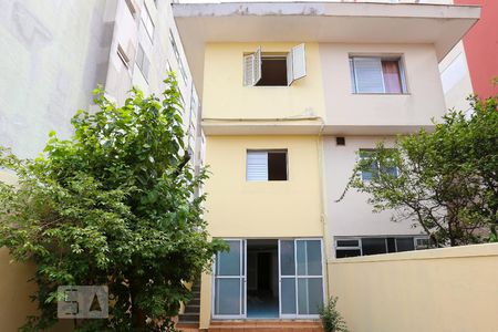 Casa à venda com 250m², 4 quartos e 2 vagas Casa à venda com 250m², 4 quartos e 2 vagasÁrea Externa