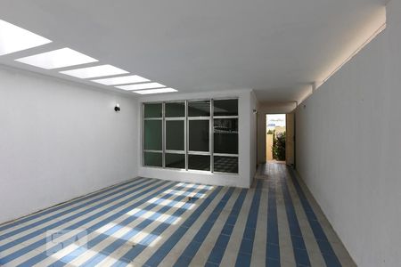 Casa à venda com 250m², 4 quartos e 2 vagas Casa à venda com 250m², 4 quartos e 2 vagasGaragem