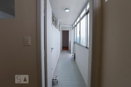 Casa à venda com 250m², 4 quartos e 2 vagas Casa à venda com 250m², 4 quartos e 2 vagasCorredor