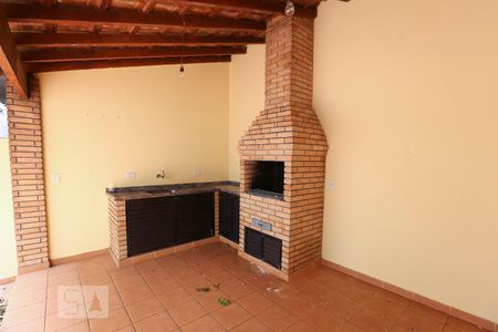 Casa à venda com 250m², 4 quartos e 2 vagas Casa à venda com 250m², 4 quartos e 2 vagasChurrasqueira