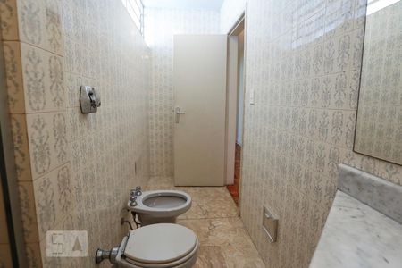 Casa à venda com 250m², 4 quartos e 2 vagas Casa à venda com 250m², 4 quartos e 2 vagasBanheiro
