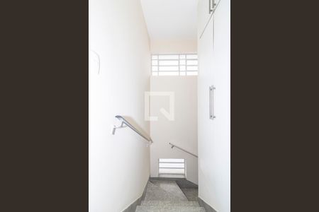 Escada de casa para alugar com 4 quartos, 250m² em Indianópolis, São Paulo