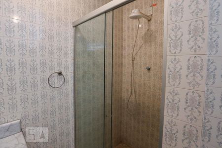 Casa à venda com 250m², 4 quartos e 2 vagas Casa à venda com 250m², 4 quartos e 2 vagasBanheiro