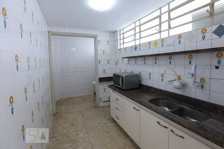 Casa à venda com 250m², 4 quartos e 2 vagas Casa à venda com 250m², 4 quartos e 2 vagasCozinha